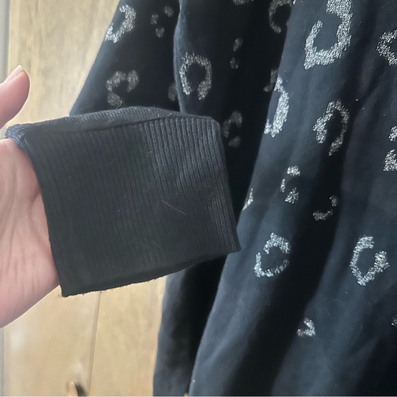 Love & Legend Black and Silver Leopard Print Crew Neck Sweater Size 1X Plus - Picture 4 of 9